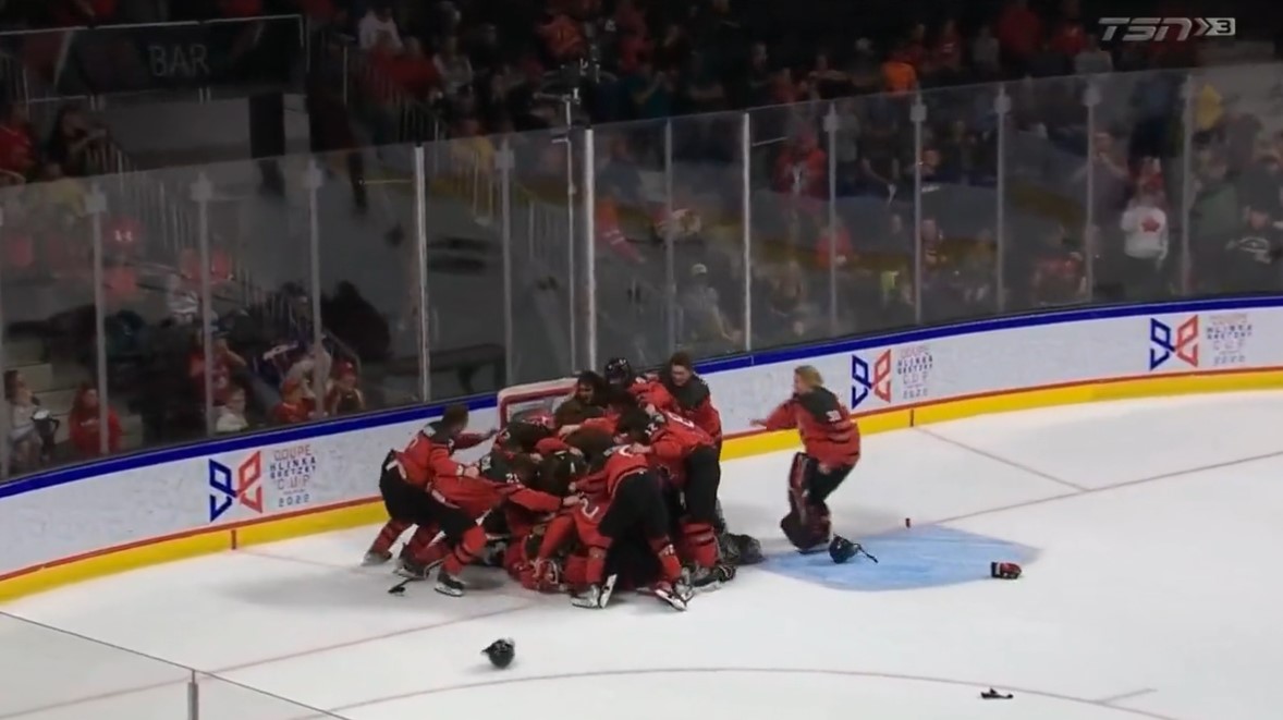 Le Canada remporte la Coupe HlinkaGretzky