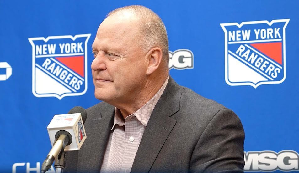 Une intense prise de bec entre Chris Drury et Gerard Gallant en pleines